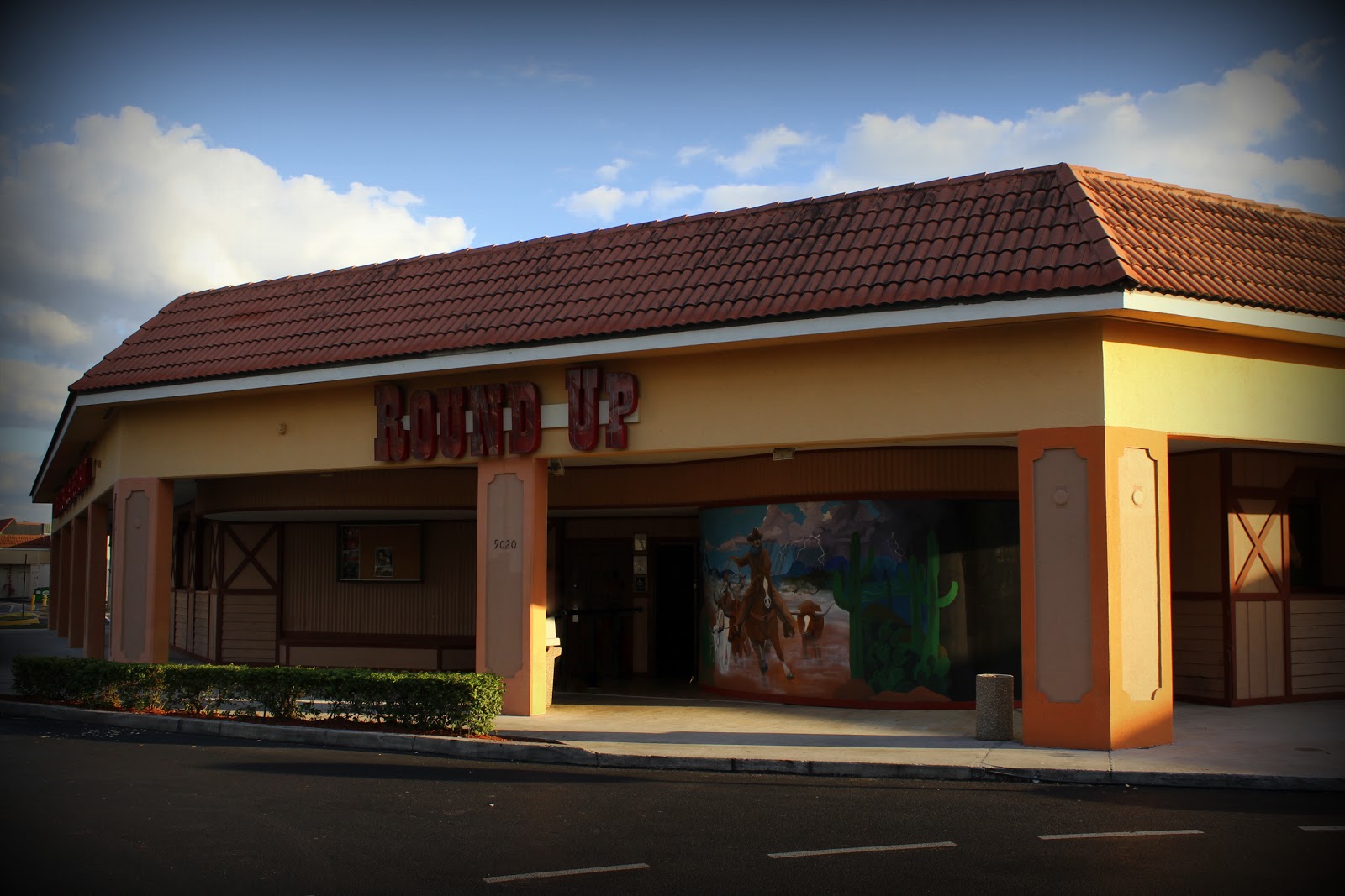 Bars | Davie, Fl | Round Up Country Western NightClub | Nightlife