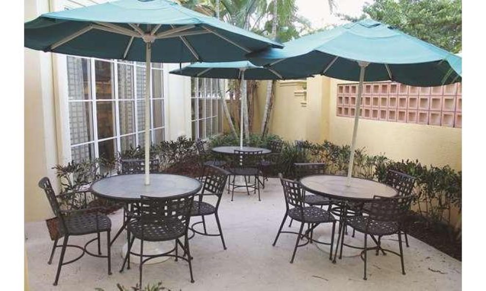 La Quinta Inn &amp; Suites by Wyndham Ft. Lauderdale Plantation