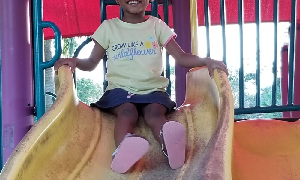 Gazeebo &amp; Kids Playground - Plantation Central Regional Park