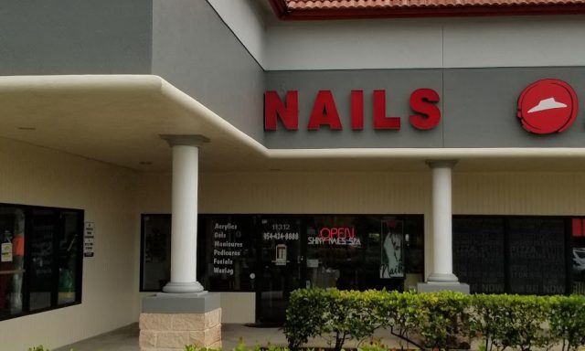 Shiny Nail Spa